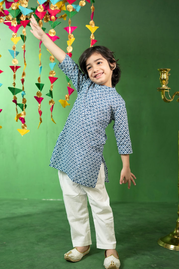 Blue Diamond Print Kurta Set